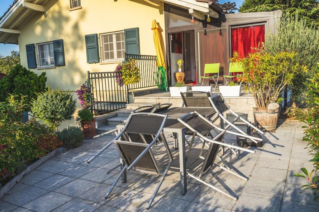 Cheerful Villa With Fireplace, Bath-Tub And Garden Noville 外观 照片